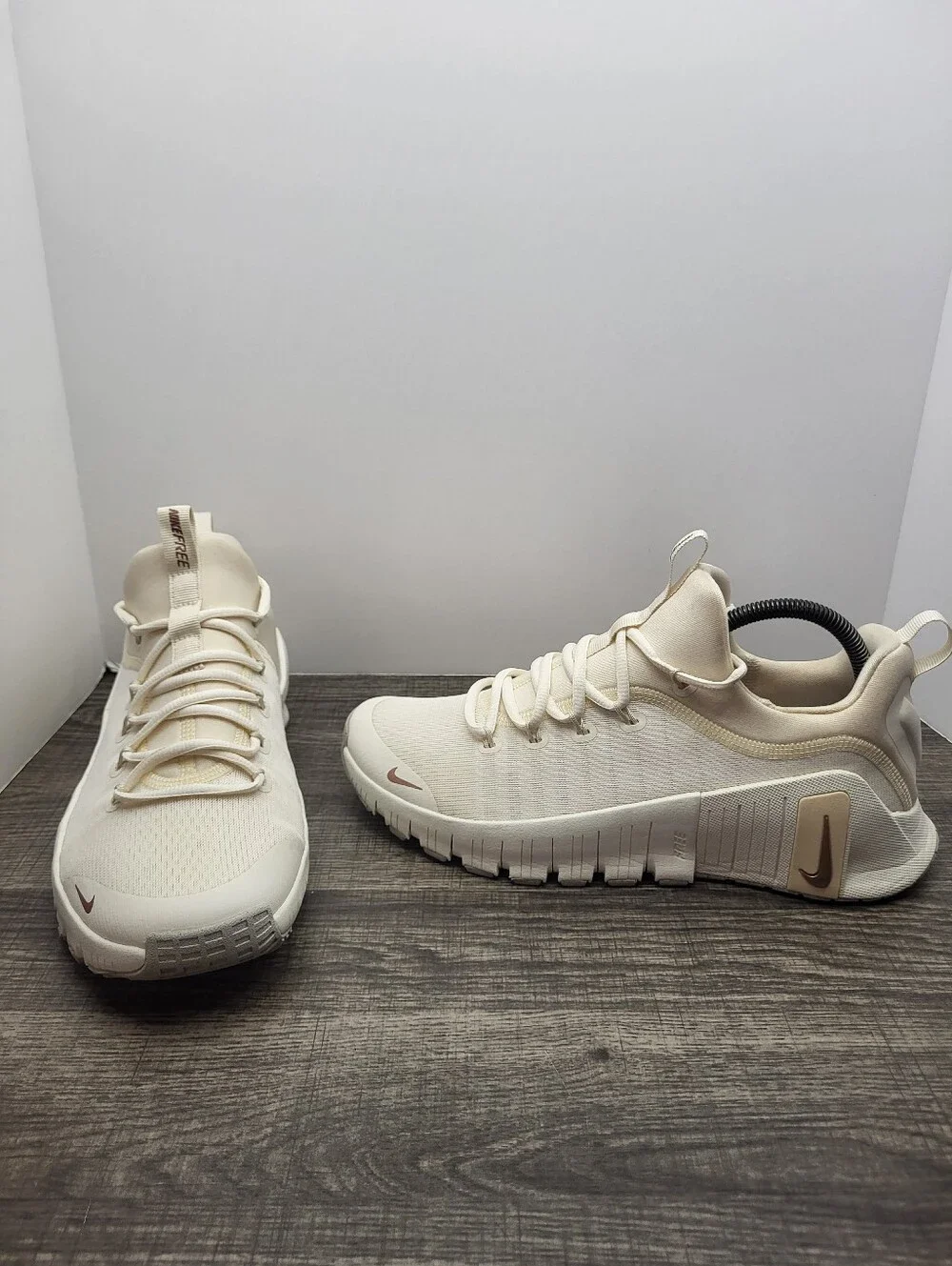 Nike Free Metcon 6 SE Pale Ivory Sneaker Women's Size 10 Training Shoes Sneakers